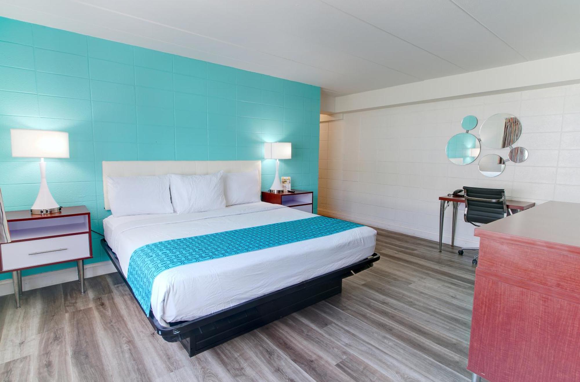 Howard Johnson By Wyndham Virginia Beach At The Beach Exterior photo