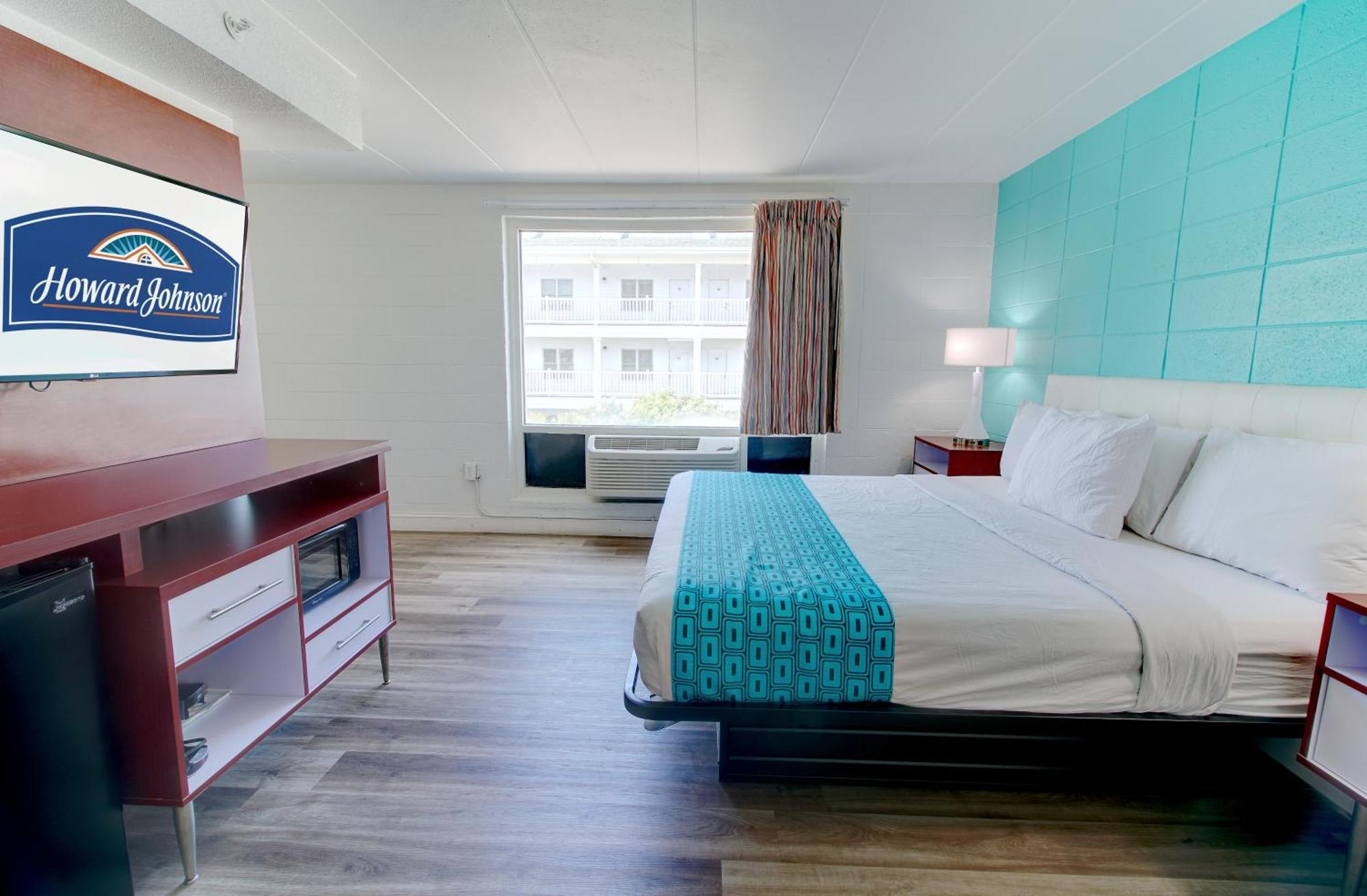 Howard Johnson By Wyndham Virginia Beach At The Beach Exterior photo