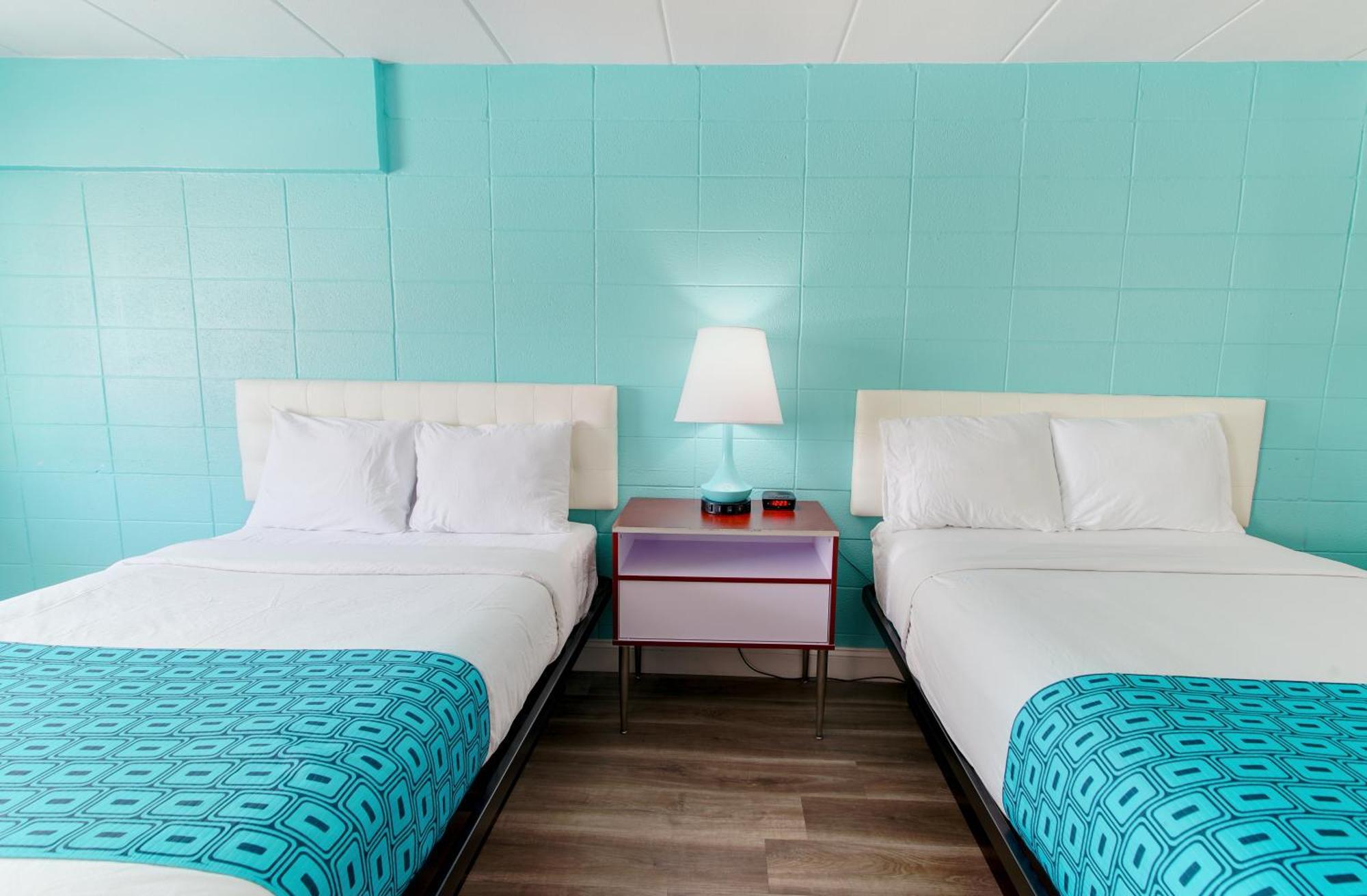 Howard Johnson By Wyndham Virginia Beach At The Beach Exterior photo