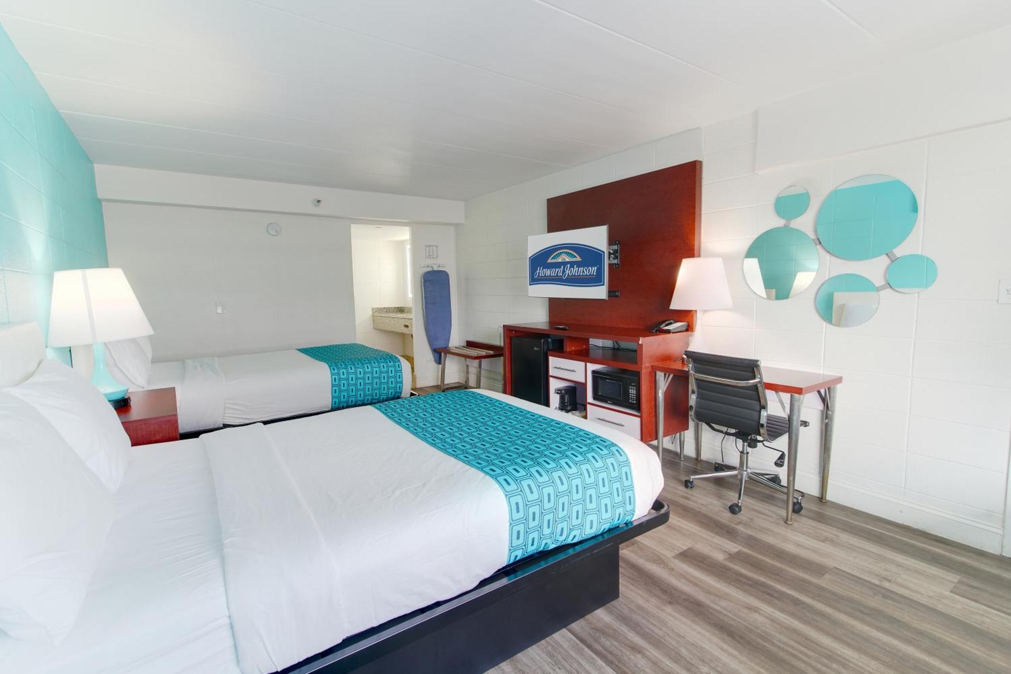 Howard Johnson By Wyndham Virginia Beach At The Beach Exterior photo
