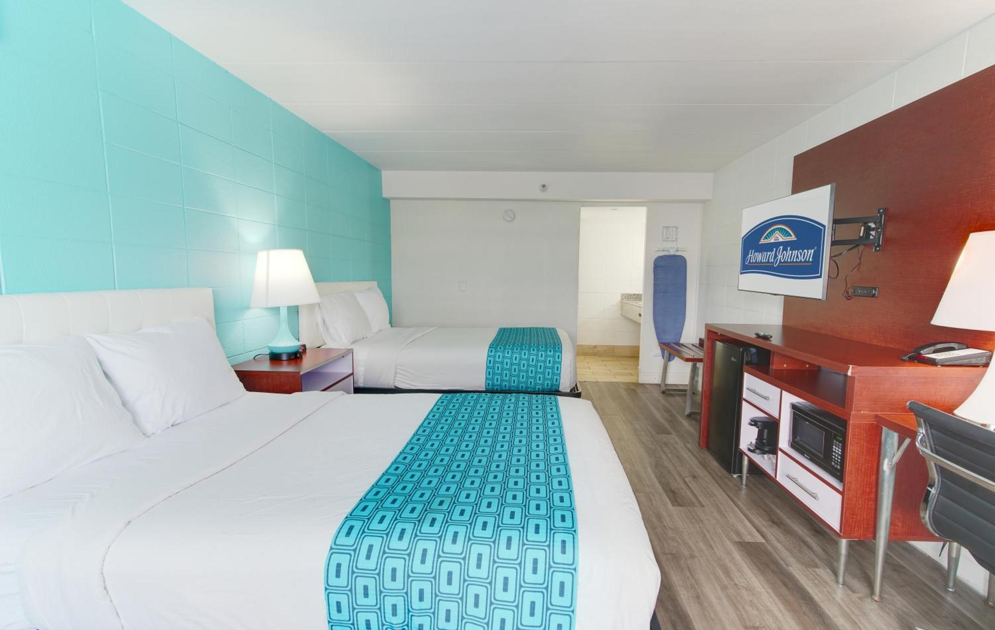 Howard Johnson By Wyndham Virginia Beach At The Beach Exterior photo