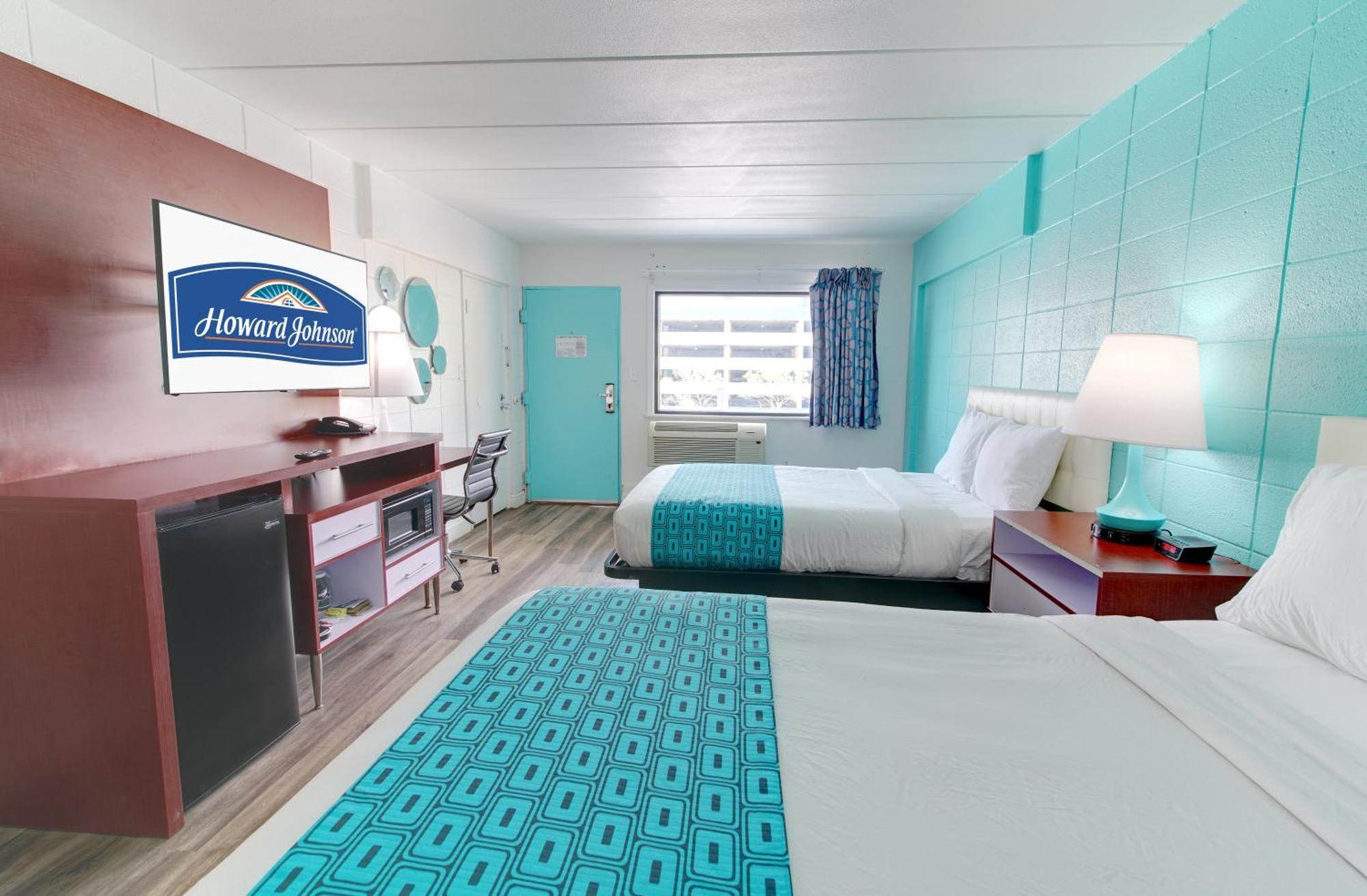 Howard Johnson By Wyndham Virginia Beach At The Beach Exterior photo